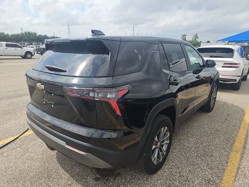 Used 2025 Chevrolet Equinox LT FWD image 2