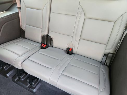 Used 2021 Chevrolet Tahoe Z71 w/ Z71 Signature Package image 32