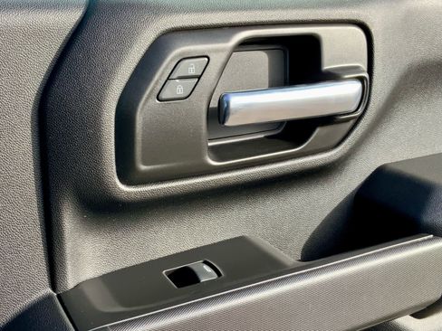 Used 2020 Chevrolet Silverado 2500 Custom w/ Custom Value Package image 48