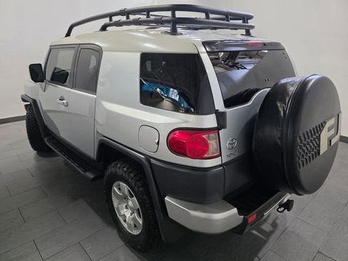 Used 2007 Toyota FJ Cruiser 4WD image 3