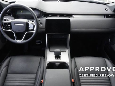 Used 2025 Land Rover Discovery Sport Dynamic SE image 9