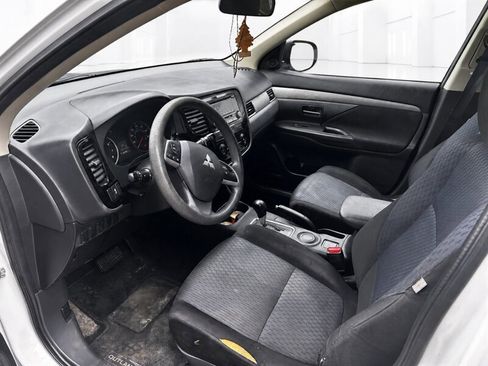 Used 2014 Mitsubishi Outlander ES FWD image 7