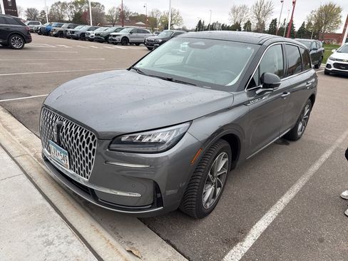 Used 2023 Lincoln Corsair AWD w/ Equipment Group 102A image 4