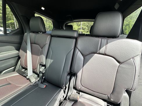 Used 2025 Honda Pilot Black Edition image 10