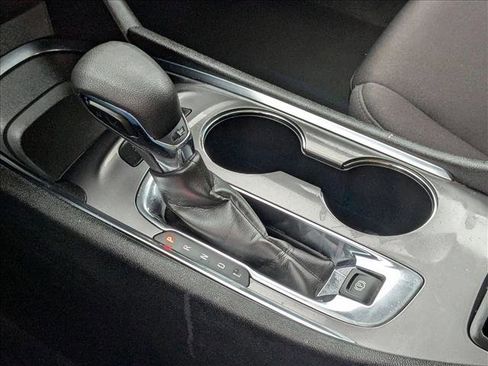 Used 2024 Chevrolet Malibu LT image 11