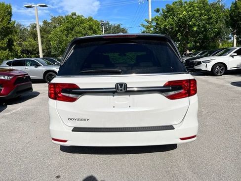Used 2024 Honda Odyssey EX image 4