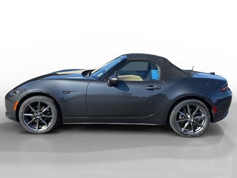 Used 2016 MAZDA MX-5 Miata Grand Touring RWD image 2