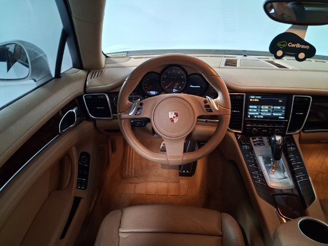 Used 2012 Porsche Panamera 4 image 13