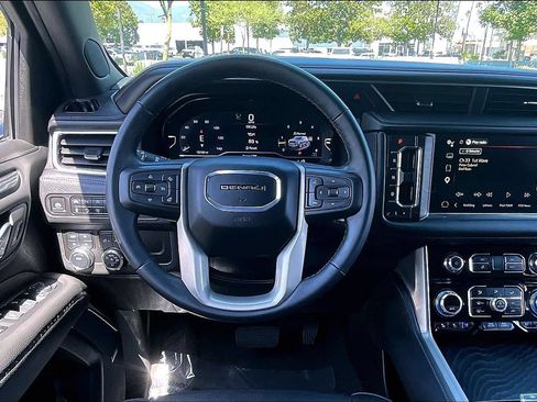Used 2024 GMC Yukon Denali AWD/4WD image 7