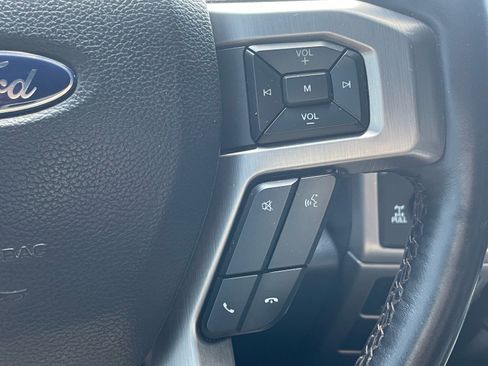 Used 2022 Ford F250 Platinum w/ FX4 Off-Road Package AWD/4WD image 18