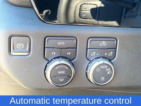 Used 2024 GMC Sierra 1500 SLE image 19