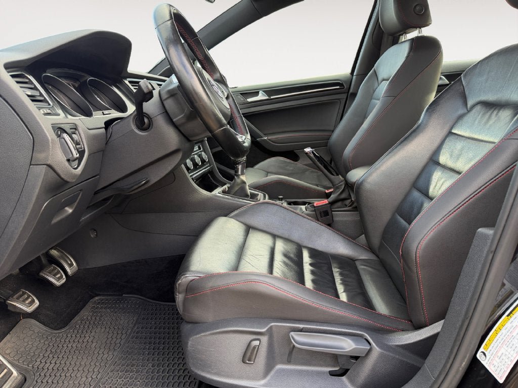 Used 2015 Volkswagen GTI SE FWD image 6
