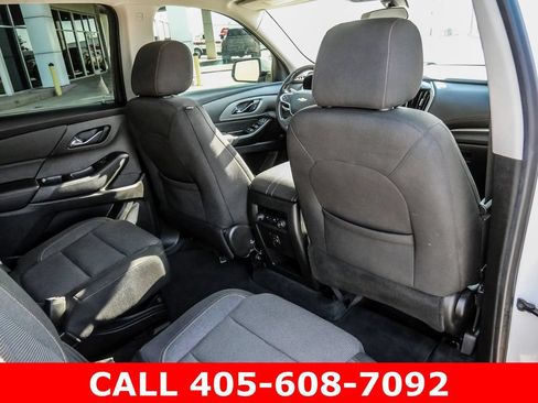 Used 2020 Chevrolet Traverse LT FWD image 18