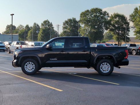Used 2022 Toyota Tundra SR5 AWD/4WD image 2