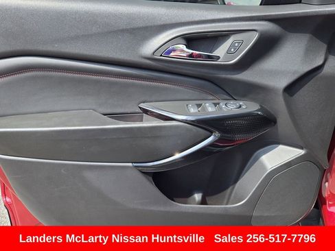 Used 2025 Chevrolet Trax RS w/ Driver Confidence Package FWD image 21