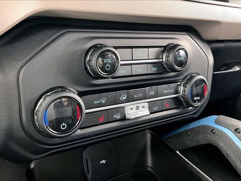 Certified 2023 Ford Bronco Wildtrak AWD/4WD image 31