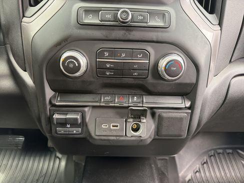Used 2021 GMC Sierra 2500 4x4 Crew Cab w/ Convenience Package image 24