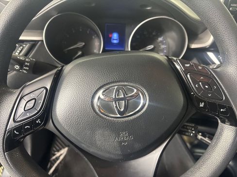 Used 2021 Toyota C-HR LE image 14