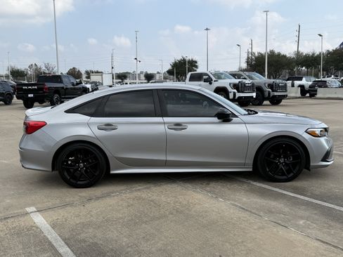 Used 2022 Honda Civic Sport image 3