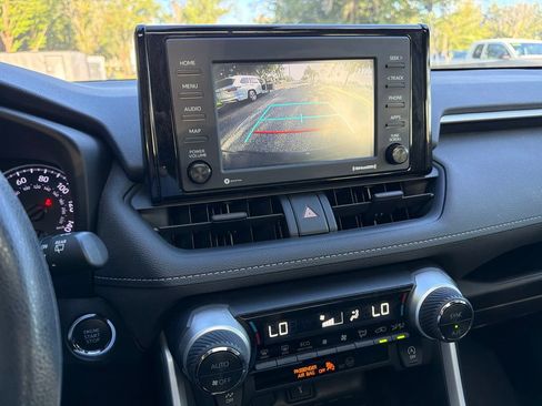 Used 2021 Toyota RAV4 XLE w/ Convenience Package FWD image 8
