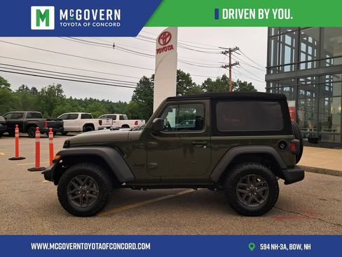 Used 2024 Jeep Wrangler Sport AWD/4WD image 2