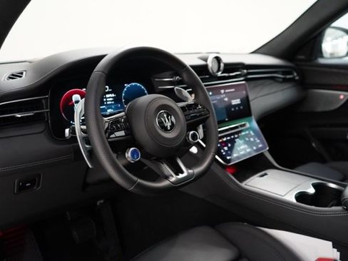New 2025 Maserati Grecale GT image 15