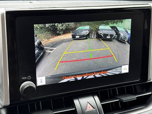 Used 2024 Toyota RAV4 XLE FWD image 21