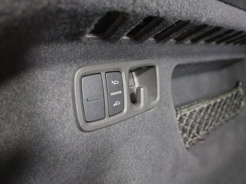 Used 2019 Audi Q8 Premium Plus image 16