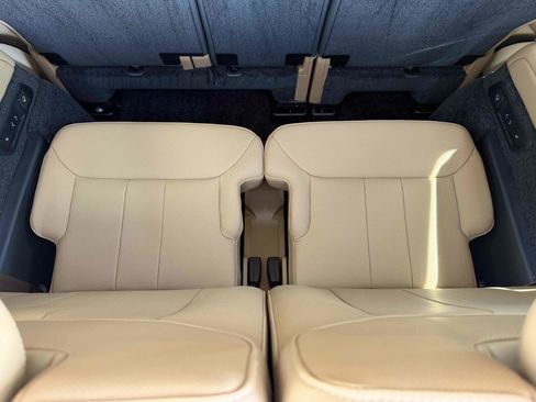 Used 2025 Land Rover Range Rover Long Wheelbase Autobiography image 56