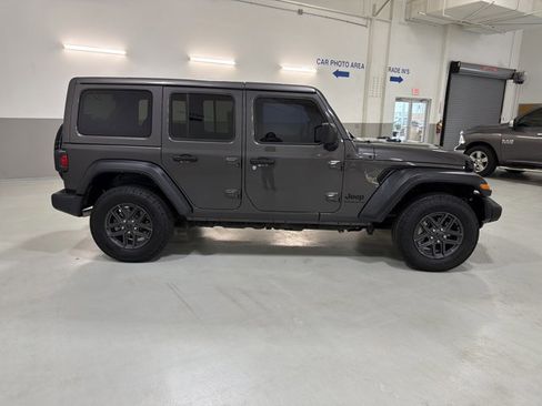 Used 2024 Jeep Wrangler Sport S image 10