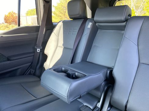 Used 2024 Lexus GX 550 image 40