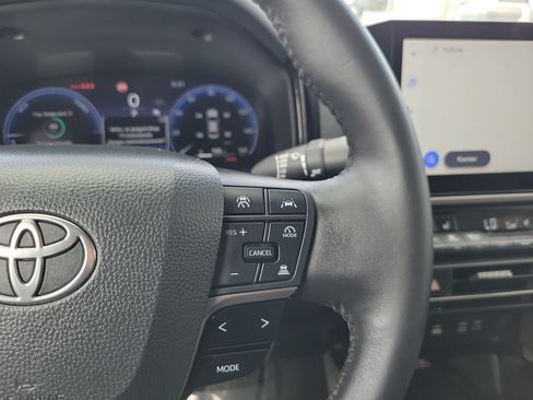 Used 2026 Toyota Camry XLE FWD image 19