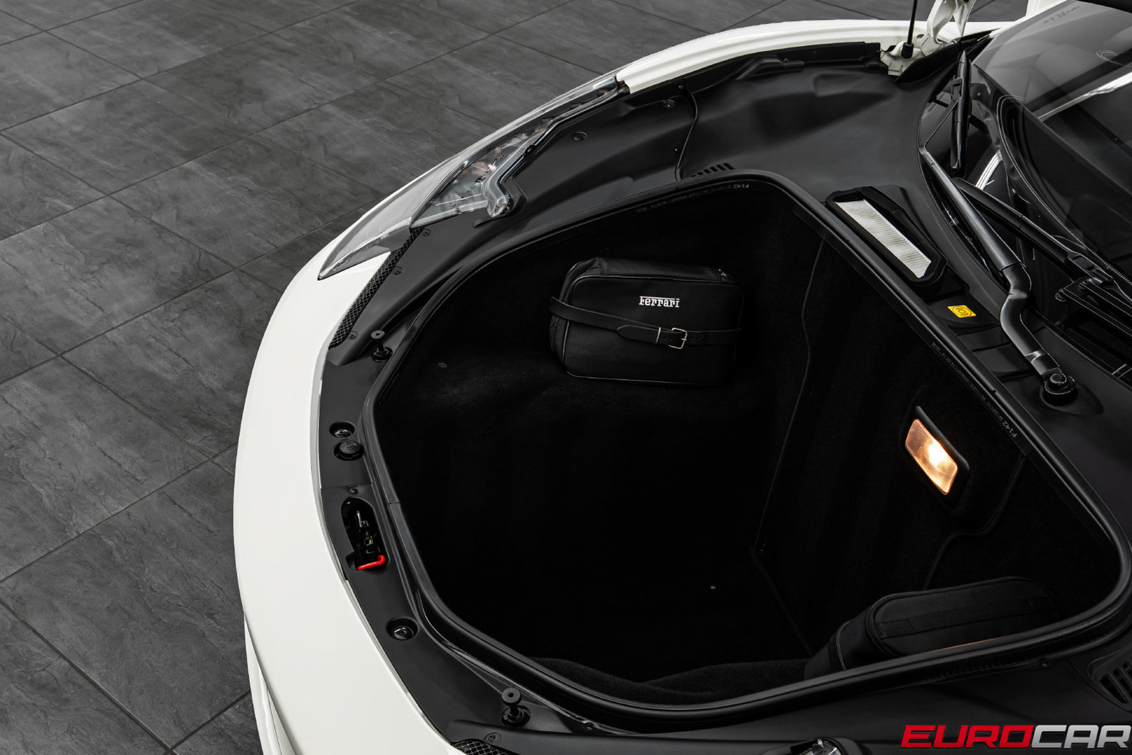 Used 2015 Ferrari 458 Italia Coupe RWD image 10