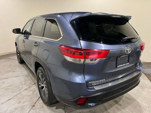 Used 2018 Toyota Highlander LE image 11