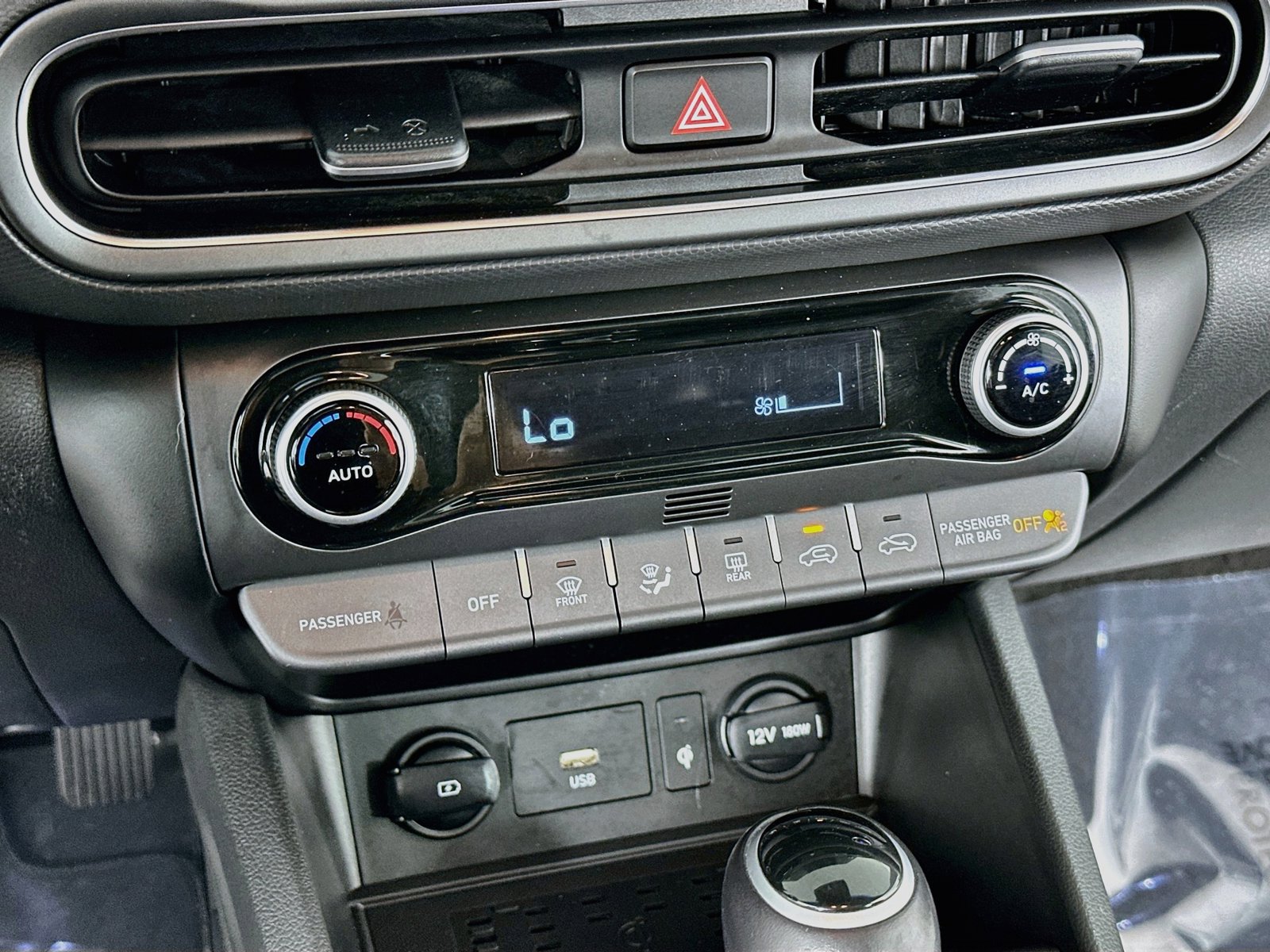 Certified 2022 Hyundai Kona Limited FWD image 21