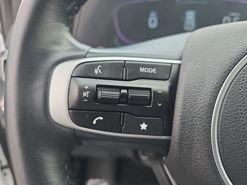 Used 2024 Kia Sportage EX image 16