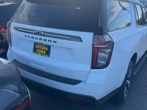 Used 2021 Chevrolet Suburban Z71 w/ Luxury Package image 7