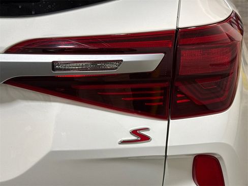 Used 2021 Kia Seltos S image 11