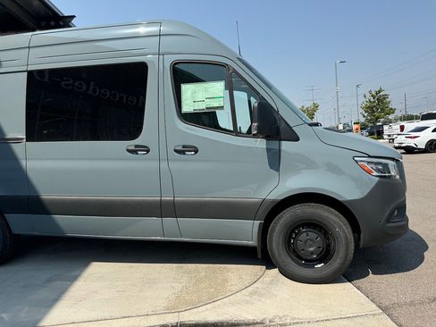 Used 2024 Mercedes-Benz Sprinter 144 Cargo image 10