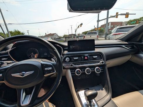 Used 2022 Genesis G70 2.0T RWD image 21