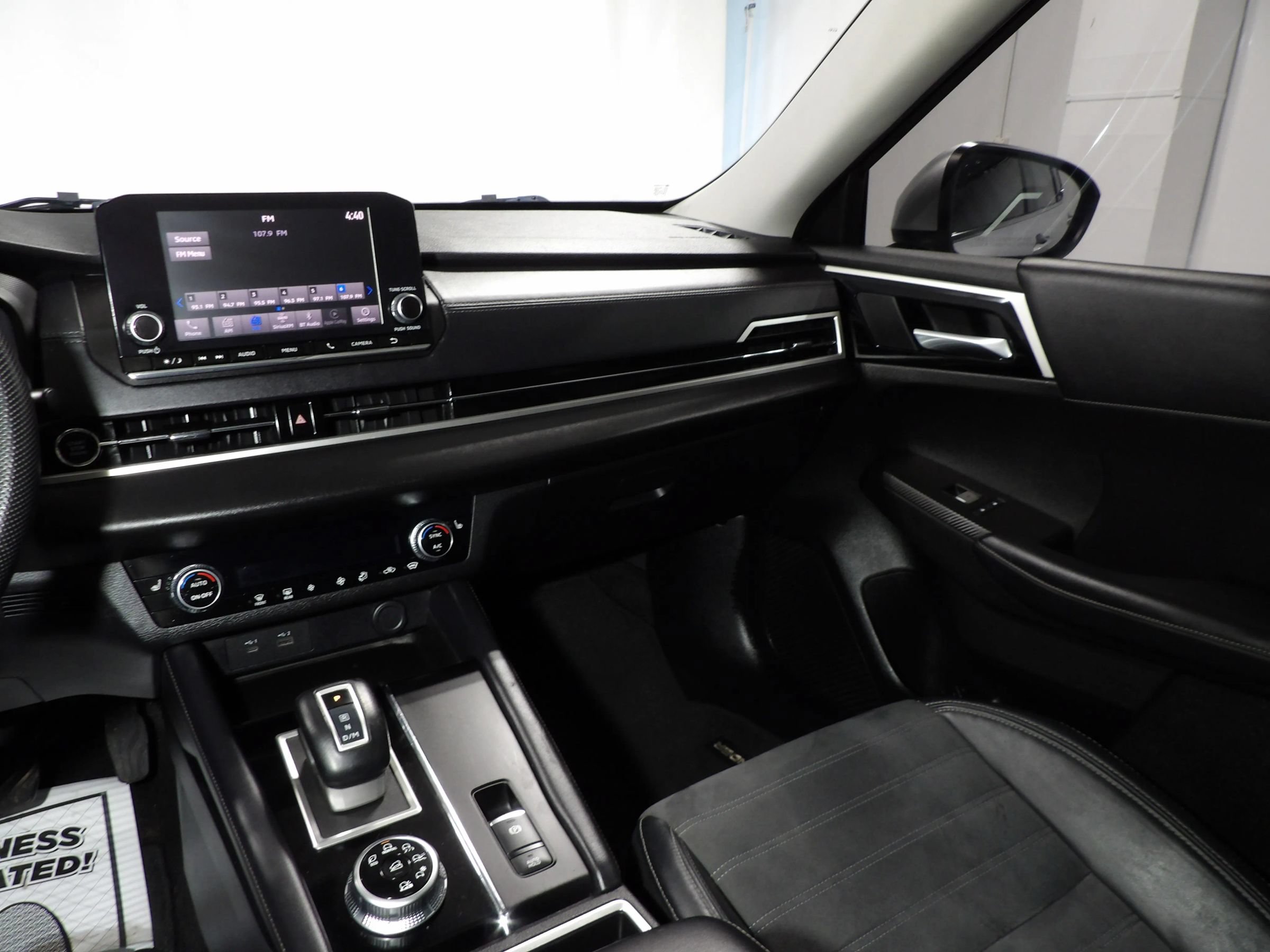 Used 2023 Mitsubishi Outlander ES AWD/4WD image 16