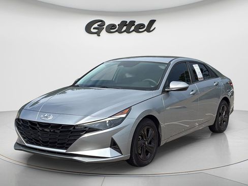 Used 2022 Hyundai Elantra SEL FWD image 1