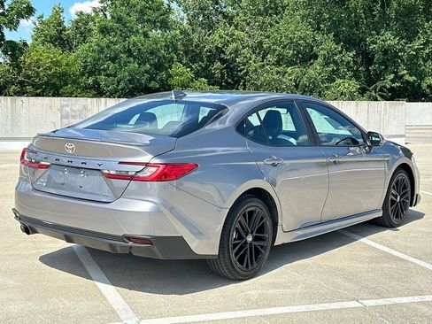 Used 2025 Toyota Camry SE w/ Convenience Package AWD/4WD image 4