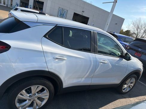 Used 2025 Buick Encore GX Preferred w/ Comfort Package image 2