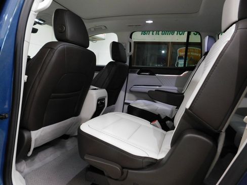 Used 2024 GMC Acadia Denali image 78