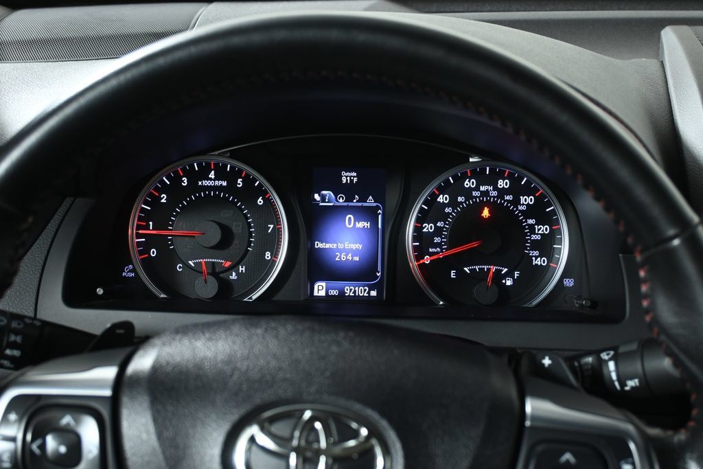 Used 2016 Toyota Camry XSE w/ Moonroof Package FWD image 20