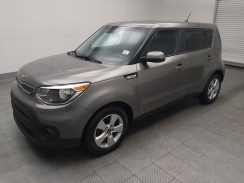 Used 2019 Kia Soul FWD image 2