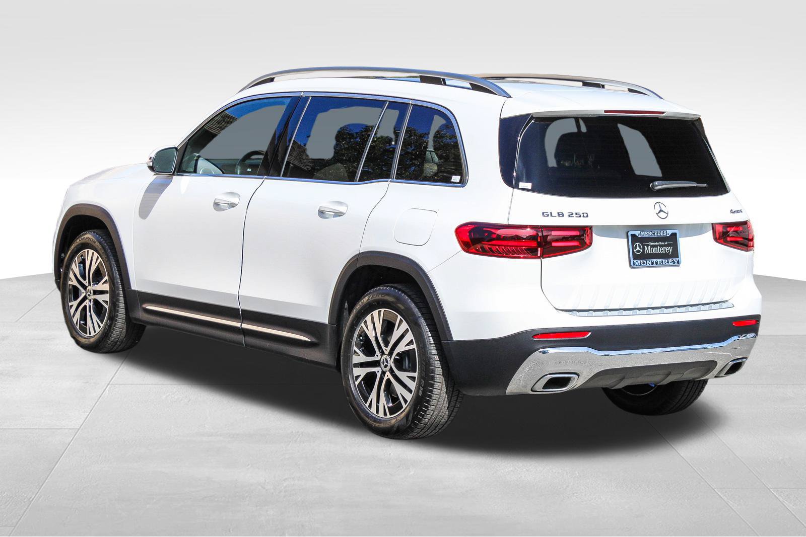 Certified 2026 Mercedes-Benz GLB 250 4MATIC image 6