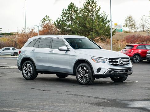 Used 2021 Mercedes-Benz GLC 300 4MATIC image 3
