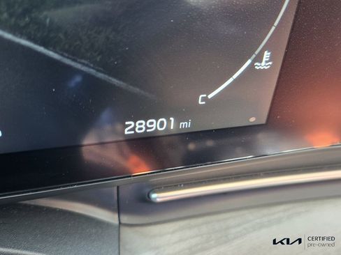 Used 2024 Kia Carnival SX FWD image 27